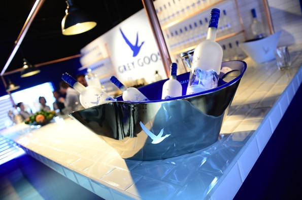 grey goose,vodka,le fizz,alcool,alcohol,rare,luxe,luxury,made in france,france,french,savoir faire,gastronomie,françois thibaut,maître de chai,gensac,blé,oie,goose,majestic barrière,cannes,festival de cannes,boulangerie bleu,la croisette,l'artisan,suite chopard,le bar grey goose,cannes 2014,cinéma,cocktail,cocktails,édition limitée nuit,boite de nuit,nightclub,nuit,bleu,maître boulanger gontran cherrier.