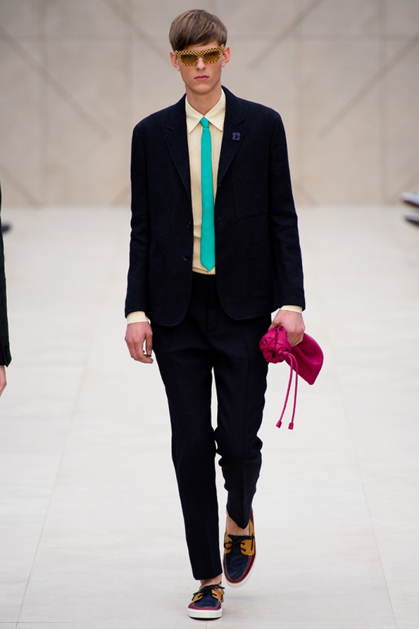 burberry prorsum,burberry,christopher bailey,london,londres,milan,milano,luxe,luxury,fluo,tendances,trends,mode,fashion designer,designer,créateur de mode,chic,élégant,dandy,color,couleur,gentlemen,gentleman,accessoires,accessories,accessory,central park,new-york,direction artistique,direction,creative director,fashion show,défilé,homme,hommes,man,men femme,femmes,woman,women,printemps,été,spring,summer,2014