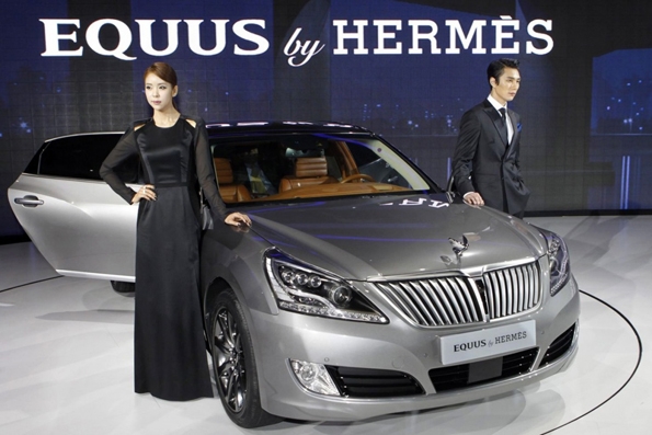 hyundai, equus, luxury, car, luxe, automobile, collaboration, korea, corée du sud, association, partenariat, haut de gamme, constructeur,hermès,sellier,sac,kelly,birkin,collab,concept car,dream car,limousine,limo,faubourg saint honoré,paris,