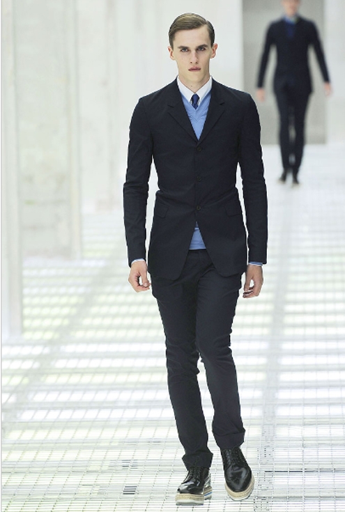 Prada SS2011 03.jpg