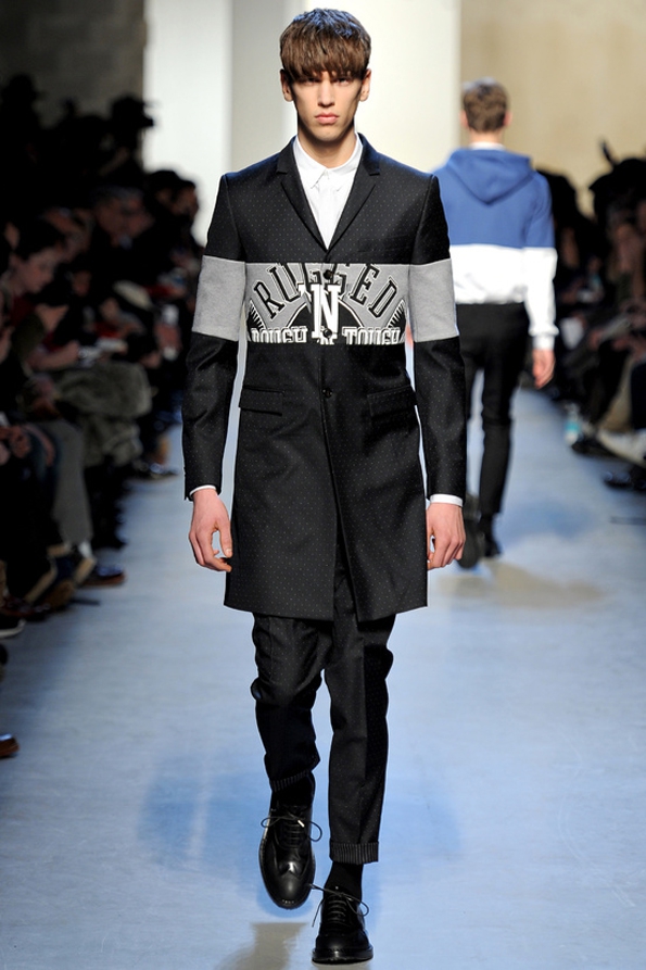 kris van assche,kva,dior,dior homme,fashion designer,automne,hiver,fall,winter,2013,men,hommes,luxe,luxury,icône,paris,costume,chemise,suit,shirt,rendez-vous,élégance,parisienne,masculin,black,tie,black tie