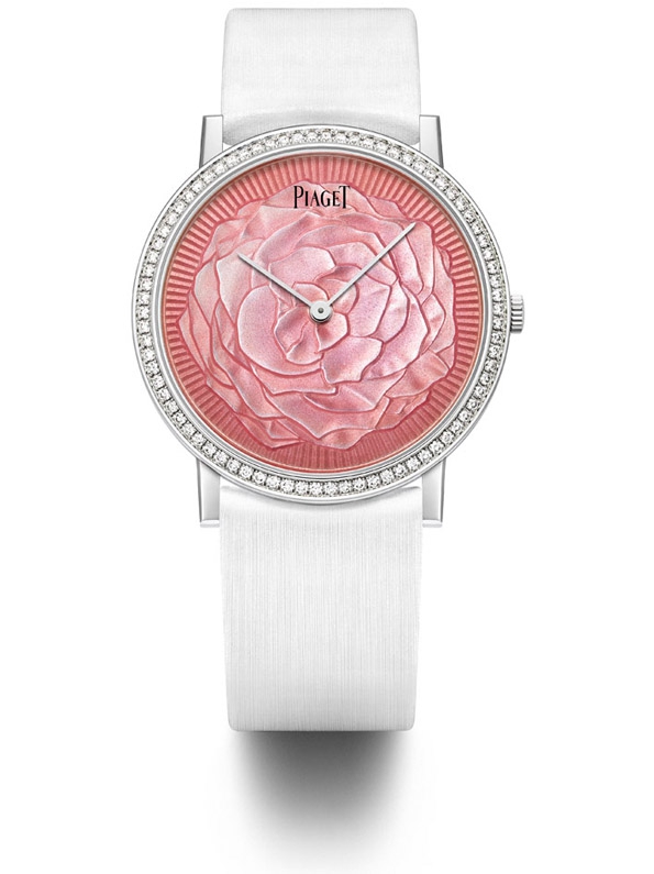 piaget,joaillerie,joaillier,jewellery,jewelry,jeweller,horlogerie,horology,altiplano,suisse,yves piaget,rose,collection,flower,pink,fashion,mode,luxe,luxury,collier,bague,necklace,ring,or,gold,white gold,diamants,diamonds,rose passion,passion,patrimoine,héritage,savoir faire,know how,artisans,artisanat,exception,prestige,collection art & excellence,hervé obligi,sylvie deschamps,marqueterie de pierres,broderie,fil d'or,fil d'argent,sihh 2015,amour,saint valentin,cadeau,gift