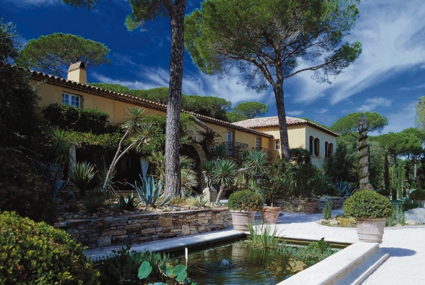 villa marie,la villa marie,hôtel,luxe,saint tropez,pampelonne,restaurant dolce vita,sibuet,groupe sibuet,maisons et hôtels subuet,maison & hôtels sibuet,luxury,travel,voyage,lifestyle,vacances,holidays,art de vivre,week-end,french riviera,côte d'azur,le var,var,méditerranée