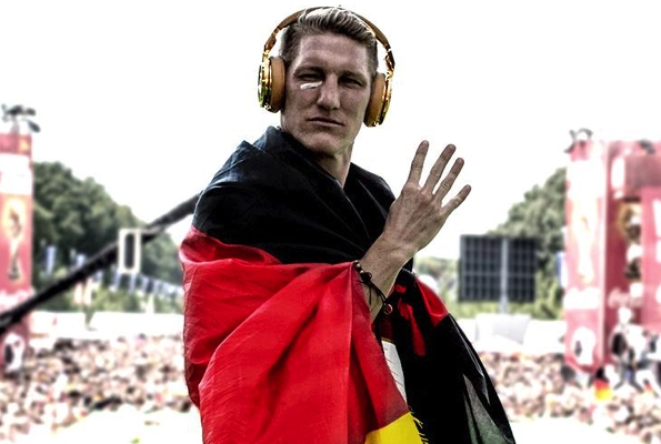 beatsbydre,beats by dre,casque,audio,helmet,headphone,headphones,gold,précieux,or,precious,cadeaux,gift,champion,monde,football,worldcup,brésil 2014,nationalmannschaft,mannschaft,allemagne,germany,naomi campbell,rankin