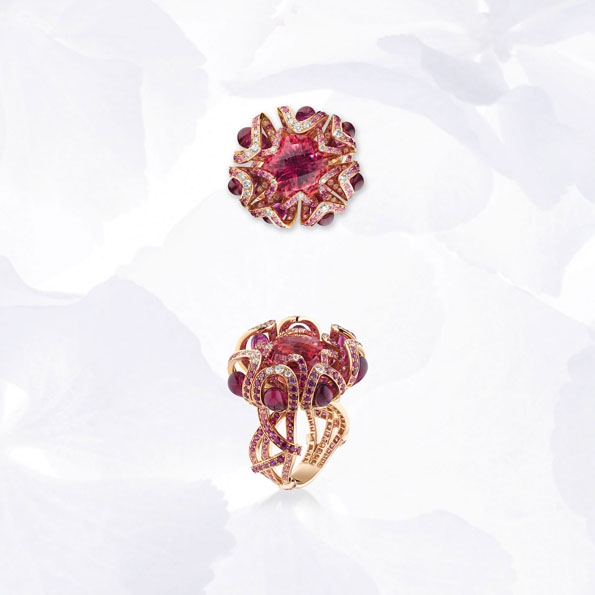 chaumet,hortensia,collection,boucles d'oreilles,bague,ring,cuff,necklace,collier,lvmh,luxe,joaillerie,jewelry,jewellery,diadème,tiare,couronne,diamant,diamonds,or,gold,white gold,or blanc,platine,place vendôme,paris,france,french,blog,magazine,saphirs bleus,tanzanites,lapis-lazuli,claire dévé-rakof