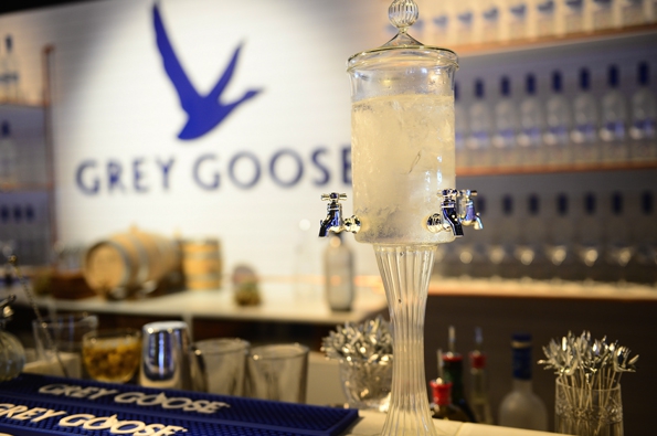 grey goose,vodka,le fizz,alcool,alcohol,rare,luxe,luxury,made in france,france,french,savoir faire,gastronomie,françois thibaut,maître de chai,gensac,blé,oie,goose,majestic barrière,cannes,festival de cannes,boulangerie bleu,la croisette,l'artisan,suite chopard,le bar grey goose,cannes 2014,cinéma,cocktail,cocktails,édition limitée nuit,boite de nuit,nightclub,nuit,bleu,maître boulanger gontran cherrier.