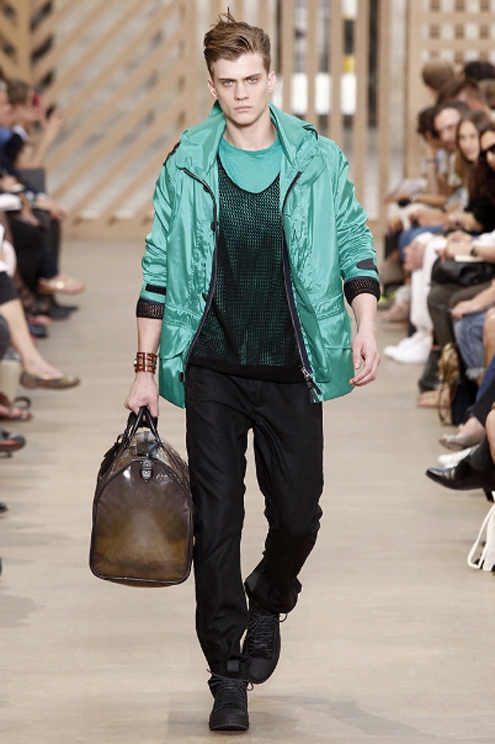 BG - Louis Vuitton 02 SS2011.jpg