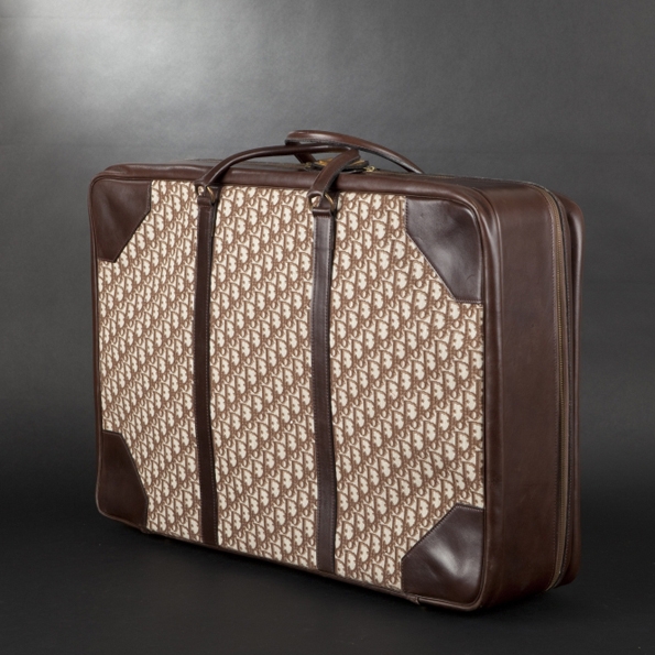 dior,vintage,expertissim,bags,sacs,bag,sac,ancien,luxe,luxury,eshop,vente en ligne,objets rares,collection,jewellery,jewelry,joaillerie,art,art décoratif,design,mobilier,expertise,experts,paris,cultures,enchères hollandaises,enchère,prestige,précieux,precious,service,garantie,guaranteed,mode,fashion,soblacktie,blog,blogger
