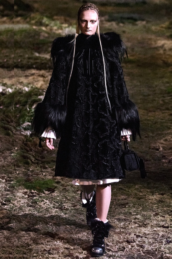 alexander mcqueen,mcqueen,fashion,mode,luxe,luxury,britannique,london,paris,féminin,art,sarah burton,ppr,show,ready to wear,rtw,prêt à porter,pap,fashion show,défilé,homme,femme,men,menswear,women,womenswear,automne,hiver,fall,winter,2014