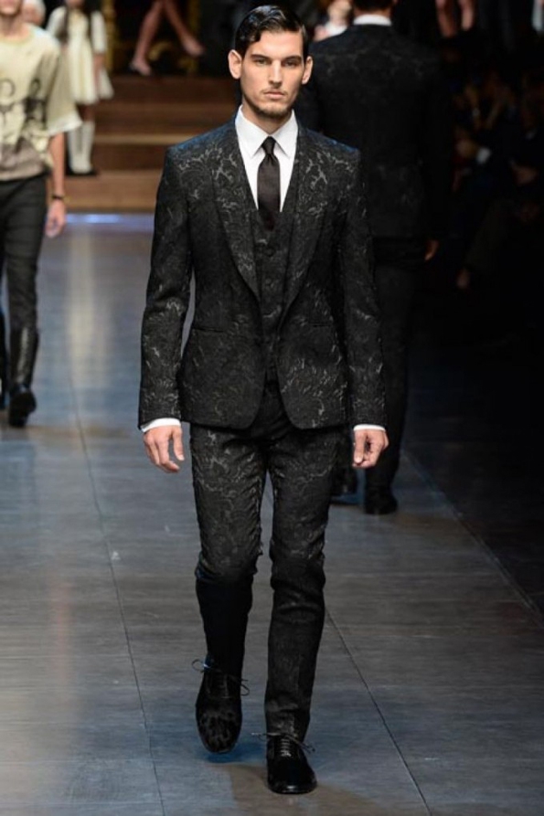 dolce gabbana,dolce & gabbana,dolce,gabbana,d&g,d & g,domenico dolce,stefano gabbana,italie,italy,italia,luxe,luxury,tendances,trends,mode,fashion designer,designer,créateur de mode,chic,moda,baroque,romantique,méditerranée,gentlemen,gentleman,accessoires,accessories,accessory,fashion show,défilé,femme,femmes,woman,women,womenswear,dona,homme,hommes,man,men,menswear,uomo,automne,hiver,fall,winter,2015