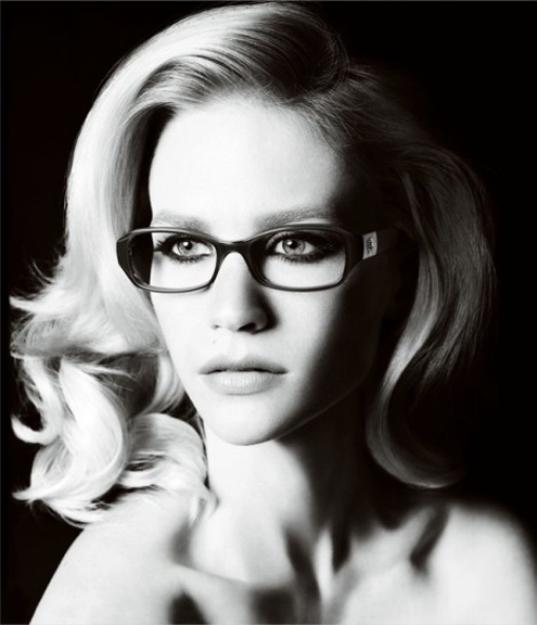 versace-JanuaryJones-468x545.jpg