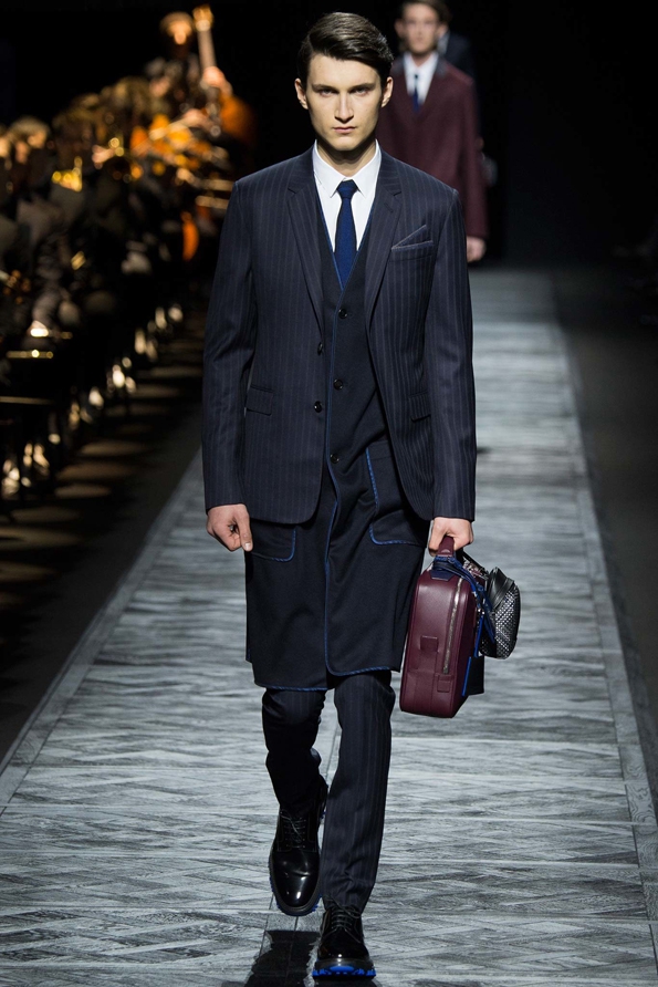 kris van assche,kva,raf simons,francesco russo,dior,dior homme,christian dior,fashion designer,luxe,luxury,icône,paris,costume,chemise,suit,shirt,rendez-vous,élégance,parisienne,masculin,black,tie,black tie,avenue montaigne,fashion show,défilé,homme,hommes,man,men,menswear,femme,femmes,woman,women,womenswear,automne,hiver,fall,winter,2015