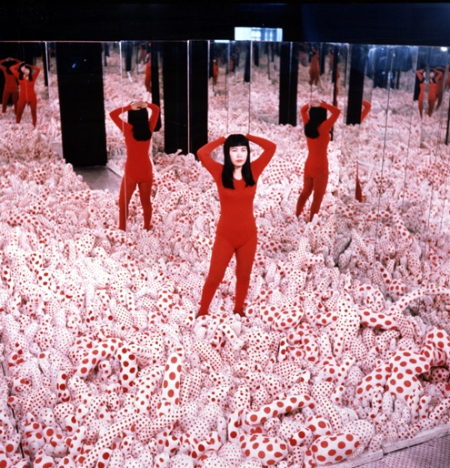 yavoi kusama,malletier,louis vuitton,lvmh,marc jacobs,fashion,designer,art director,directeur artistique,luxe,luxury,collaboration,projet,artistique,pompidou,beaubourg,museo nacional centro arte reina sofía,tate modern,whitney museum,rizzoli,new-york,book,livre