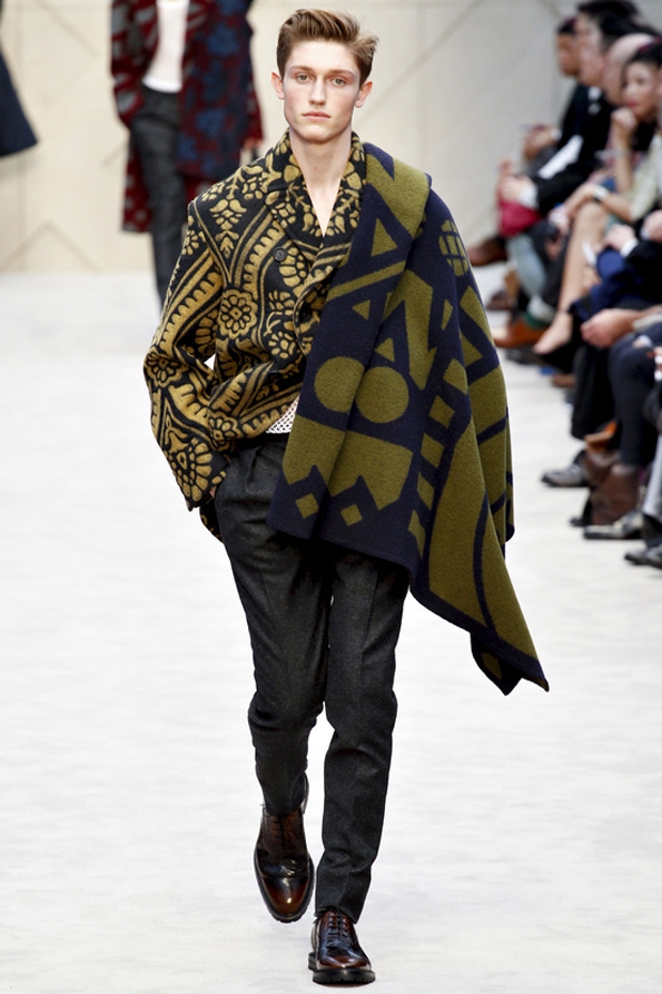 burberry prorsum,burberry,christopher bailey,london,londres,milan,milano,luxe,luxury,fluo,tendances,trends,mode,fashion designer,designer,créateur de mode,chic,élégant,dandy,color,couleur,gentlemen,gentleman,accessoires,accessories,accessory,central park,new-york,direction artistique,direction,creative director,fashion show,défilé,homme,hommes,man,men,menswear,femme,femmes,woman,women,womenswear,automne,hiver,fall,winter 2014