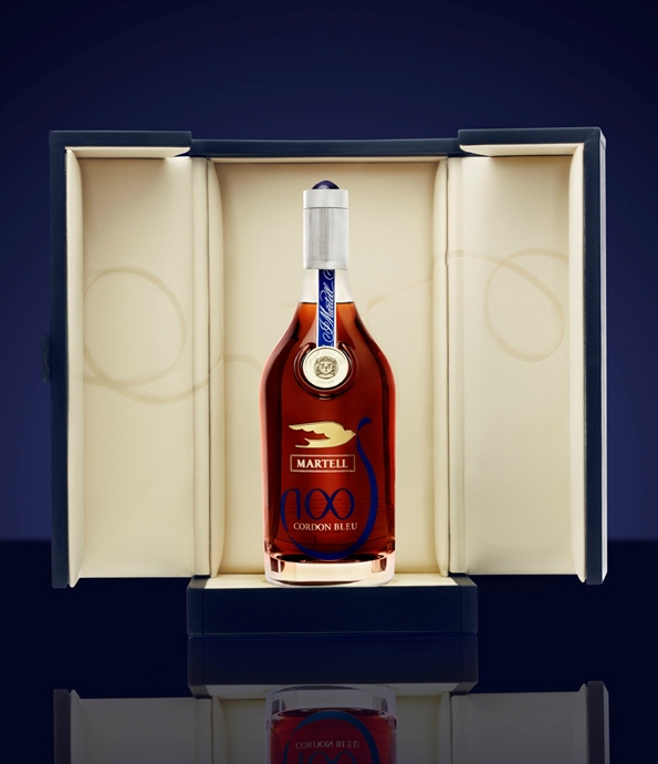 cordon bleu,martell,cognac,centenaire,centenary,anniversaire,anniversary,boucheron,joaillier,joaillerie,jewellery,jewel,rare,auction,china,event,évènement,coffret,box,édition,edition,limité,limited,chai,borderies,région,france,french,art de vivre,lifestyle,monaco,liquor,luxury,luxe,histoire,héritage,legacy,prestige,monte-carlo,bottle,craftmanship,craft,élégance,elegance