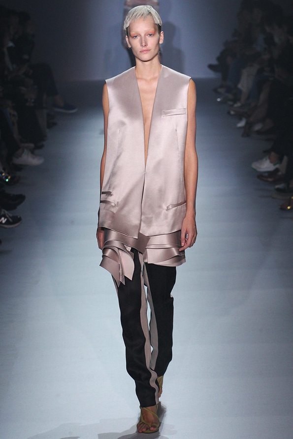 haider ackermann,france,colombie,créateur,fashion designer,designer,mode,luxe,ready to wear,prêt à porter,suit,costume,luxury,trends,tendances,fashion show,défilé,hommes,man,men,menswear,femme,femmes,woman,women,womenswear,printemps,été,spring,summer,2015